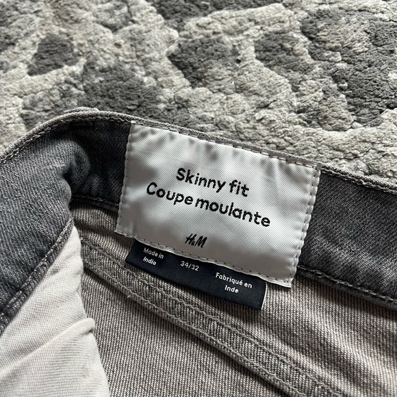 H&M ripped jeans - Picture 3 of 4